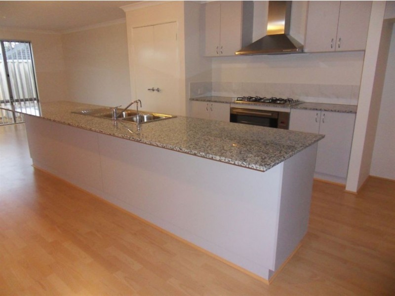 10 Budd Way, Bertram WA 6167