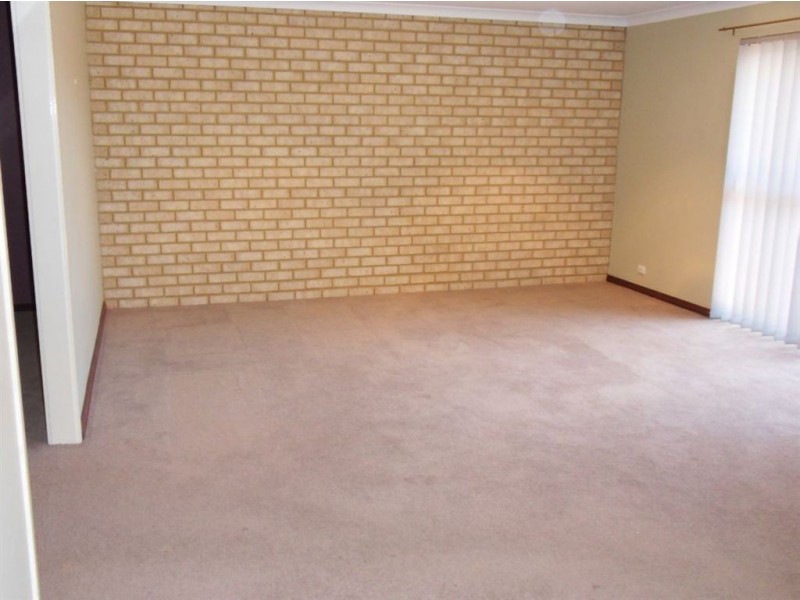 85 Harpenden Street, Huntingdale WA 6110