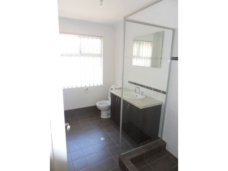 25 Streamside Way, Southern River WA 6110