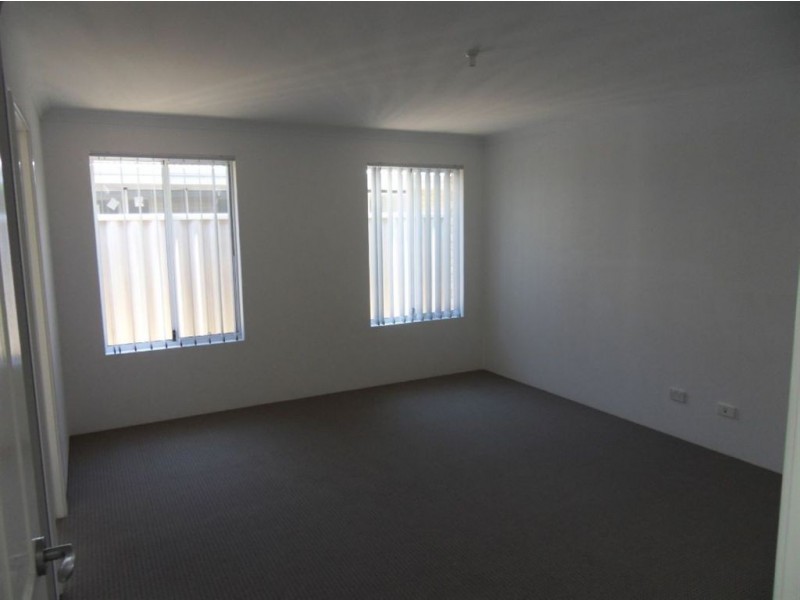 25 Streamside Way, Southern River WA 6110