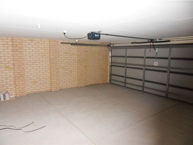 25 Streamside Way, Southern River WA 6110