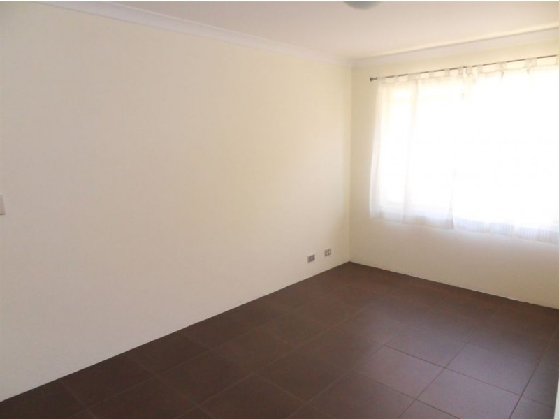 4 Dafodil Road, Canning Vale WA 6155