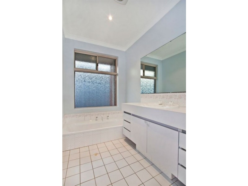 422 Moonlight Court, Huntingdale WA 6110