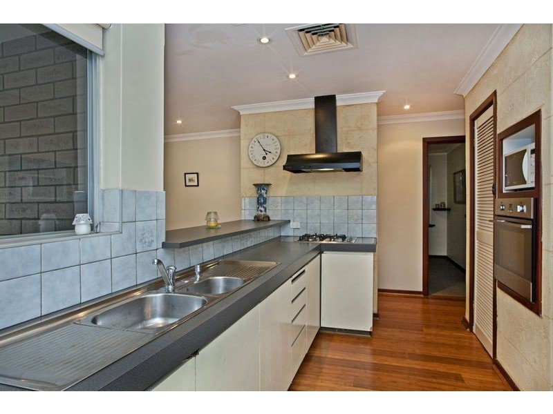 14 McLeish Place, Thornlie WA 6108