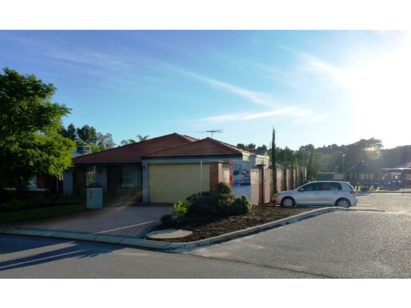 1 Woodspring Trail, Canning Vale WA 6155