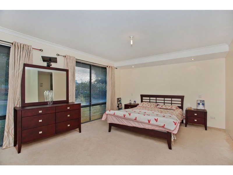 1 Woodspring Trail, Canning Vale WA 6155