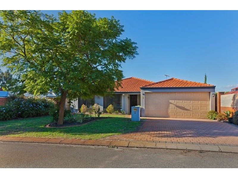 1 Woodspring Trail, Canning Vale WA 6155
