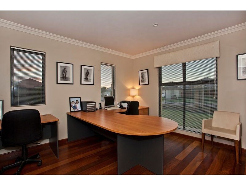 5 Dunbar Way, Canning Vale WA 6155