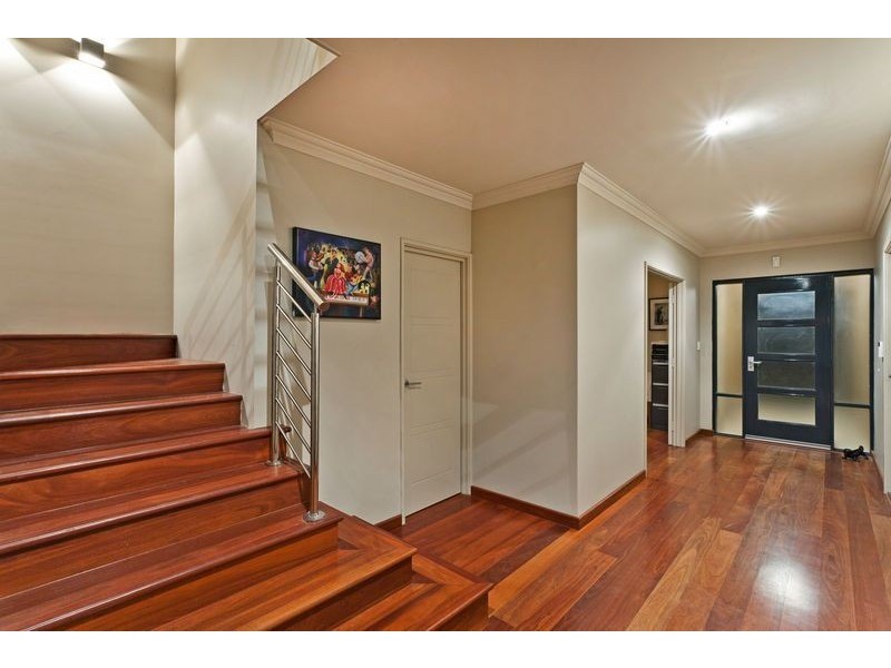 5 Dunbar Way, Canning Vale WA 6155