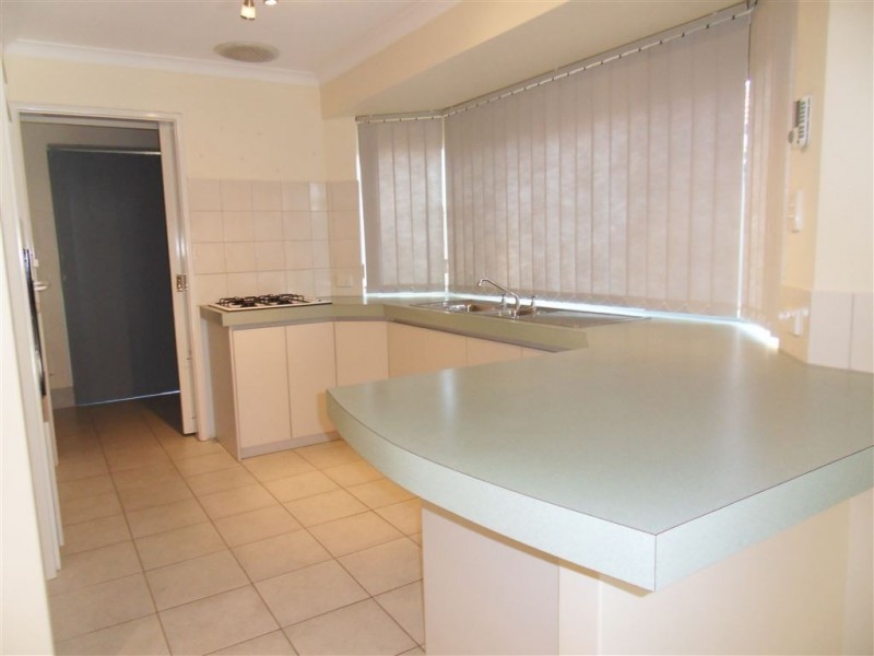 2/25 Tea Tree Way, Thornlie WA 6108