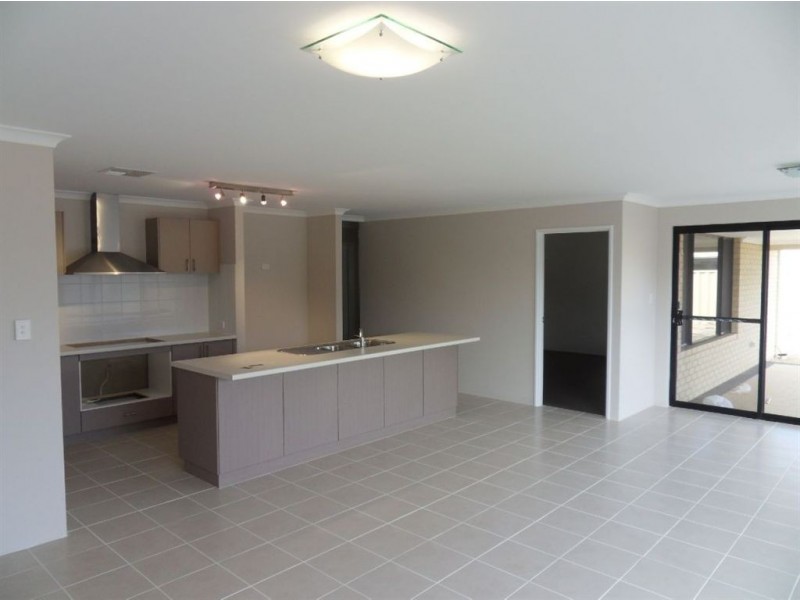 38 St Agnes Green, Southern River WA 6110