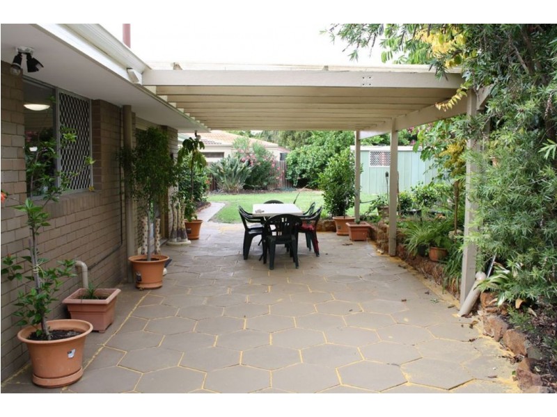 25 Pinetree Gully Road, Willetton WA 6155