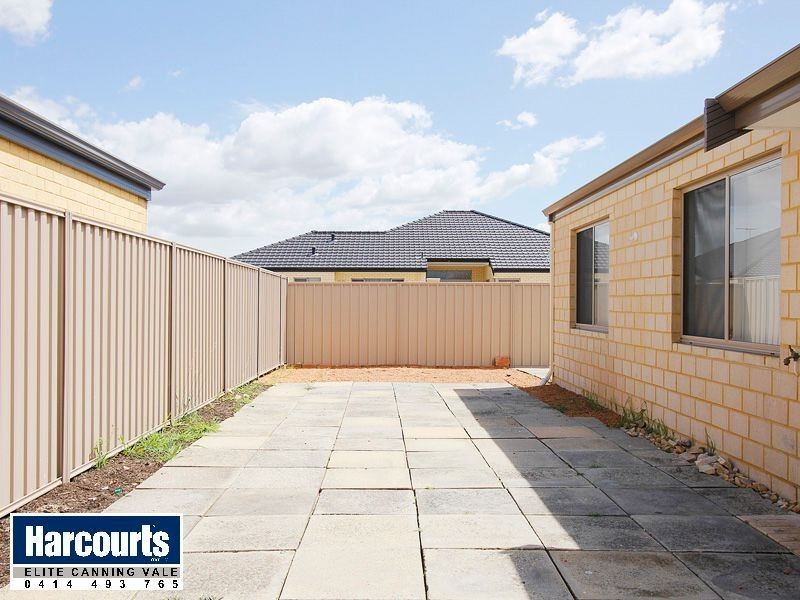 8 Derby Lane, Harrisdale WA 6112