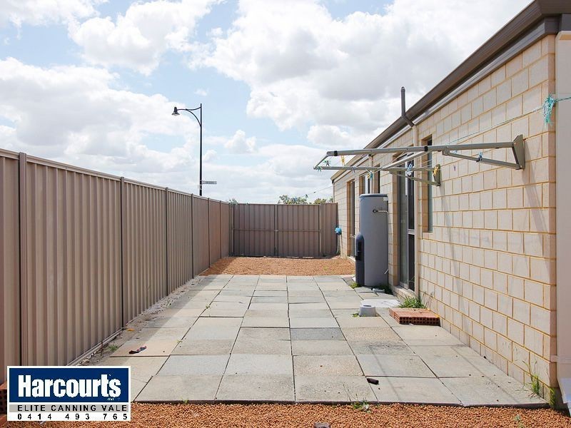 8 Derby Lane, Harrisdale WA 6112