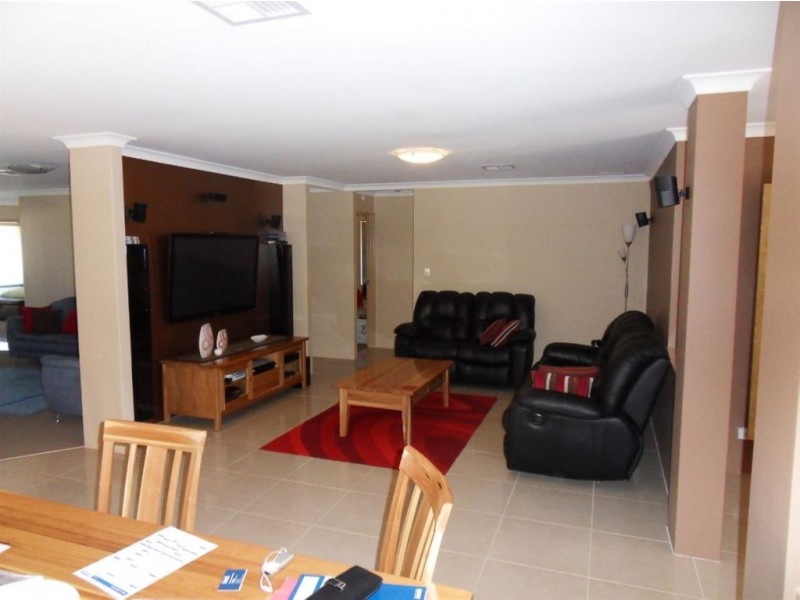 11 Calgary Street, Southern River WA 6110