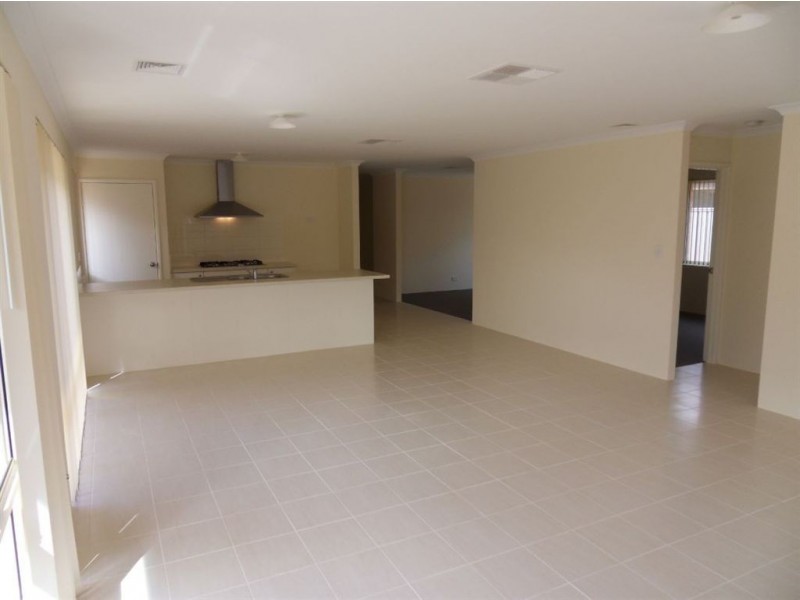 14 Gallinule Loop, Southern River WA 6110