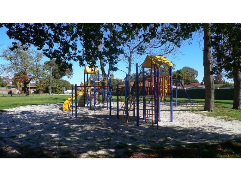 8 Cortis Way, Langford WA 6147