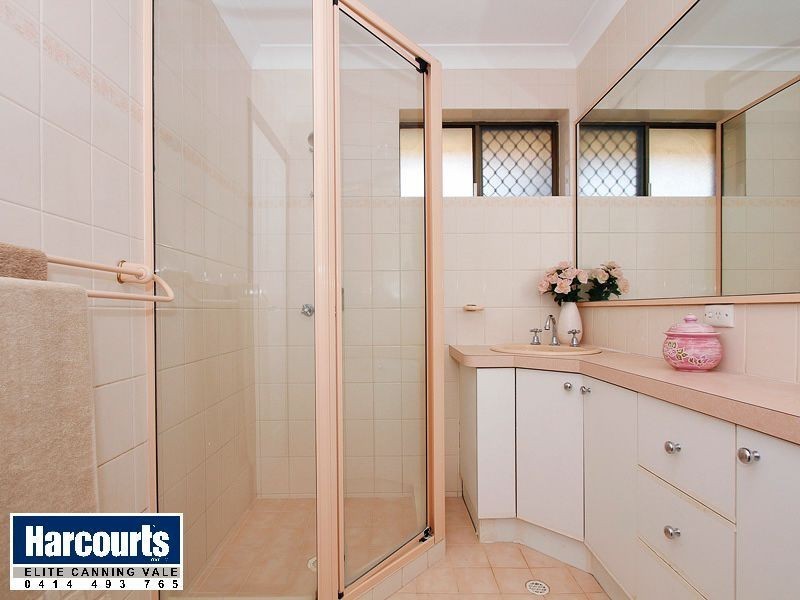 111 Vellgrove Ave, Parkwood WA 6147