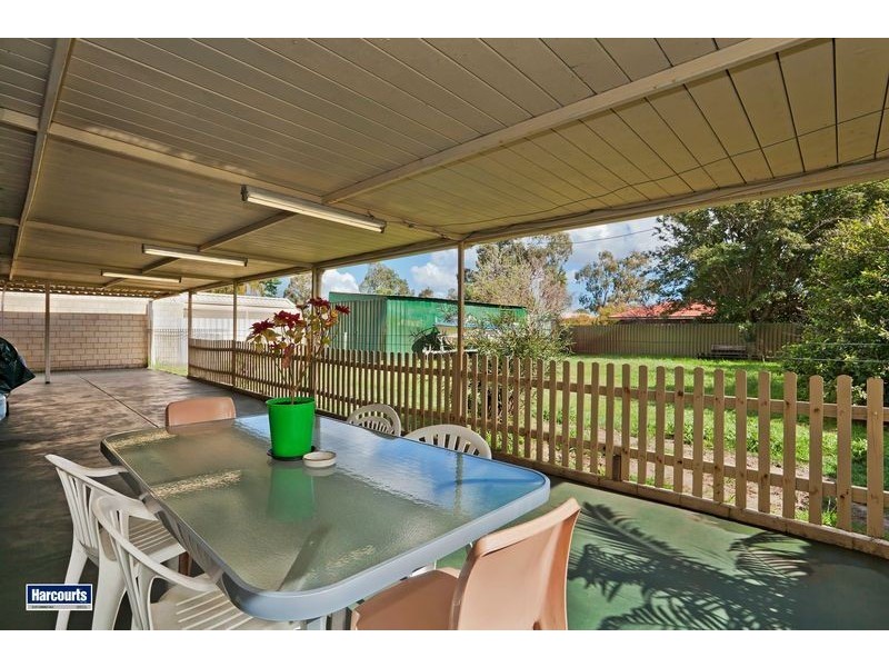 9 Oakajee Crt, Gosnells WA 6110