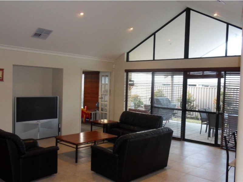 4 The Grandstand, Harrisdale WA 6112