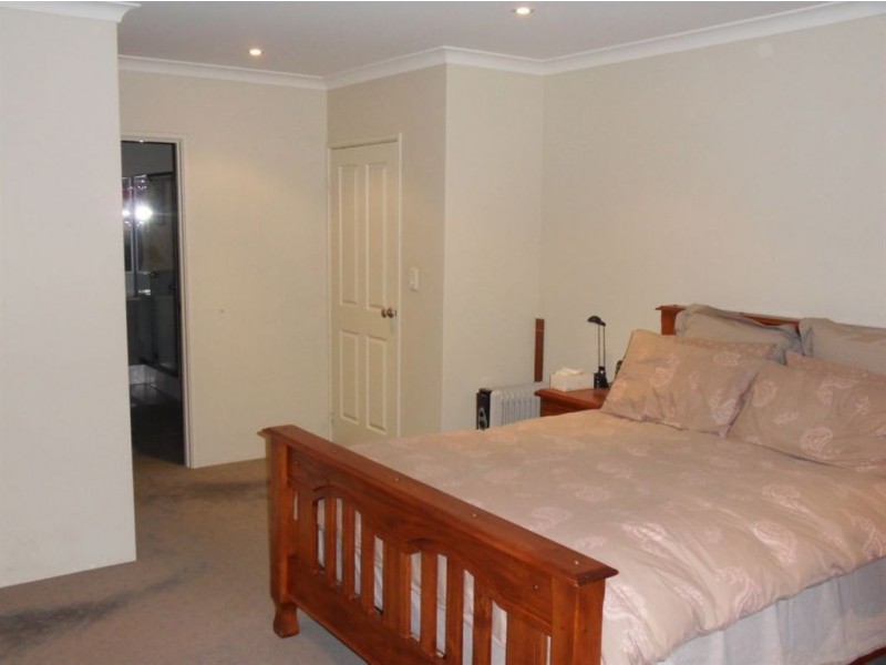 4 The Grandstand, Harrisdale WA 6112