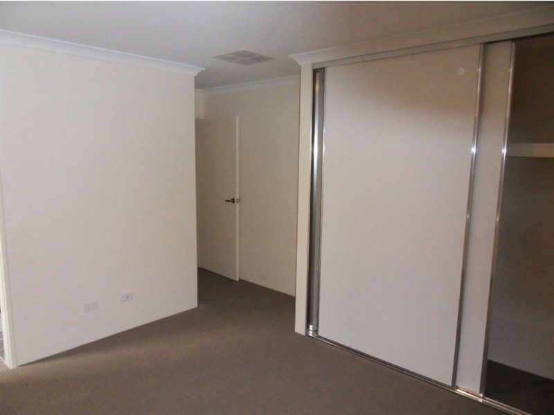 10 Wardle Court, Piara Waters WA 6112