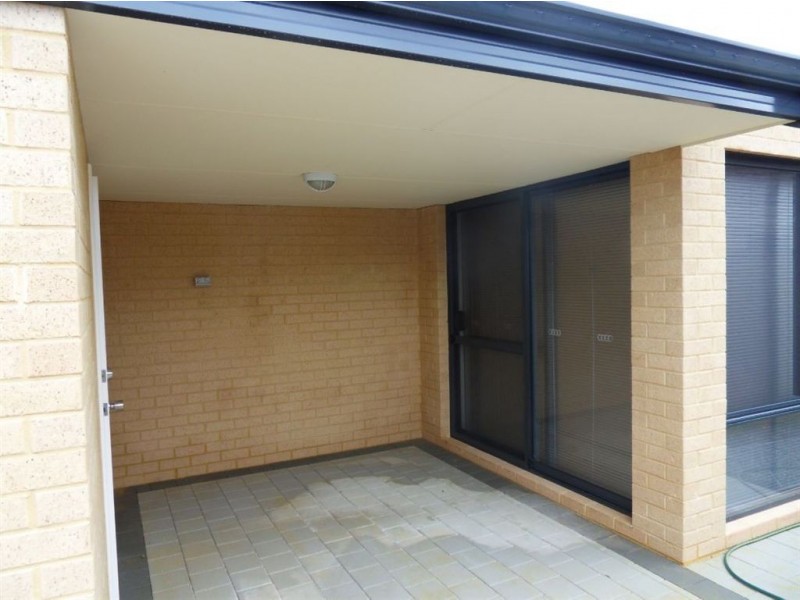 10 Wardle Court, Piara Waters WA 6112