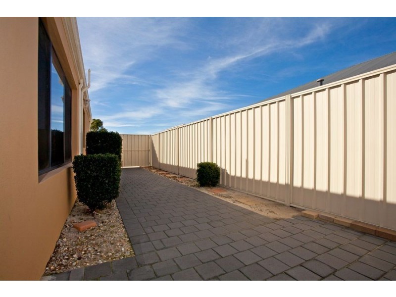 52 Ashmore Ave, Canning Vale WA 6155