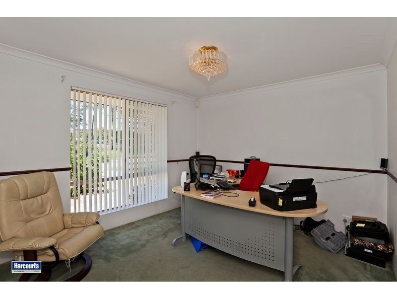 15 Rangeview Court, Maddington WA 6109