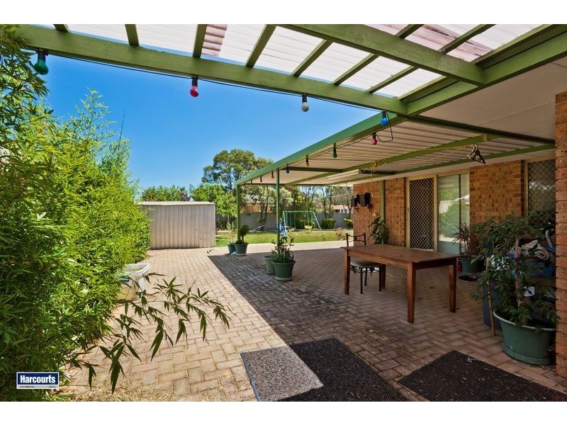 15 Rangeview Court, Maddington WA 6109