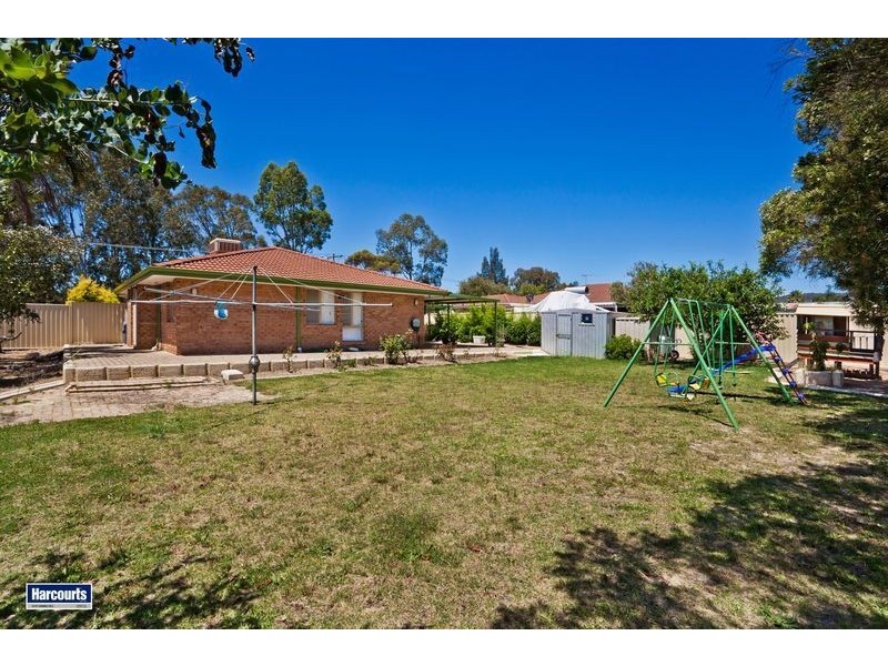 15 Rangeview Court, Maddington WA 6109