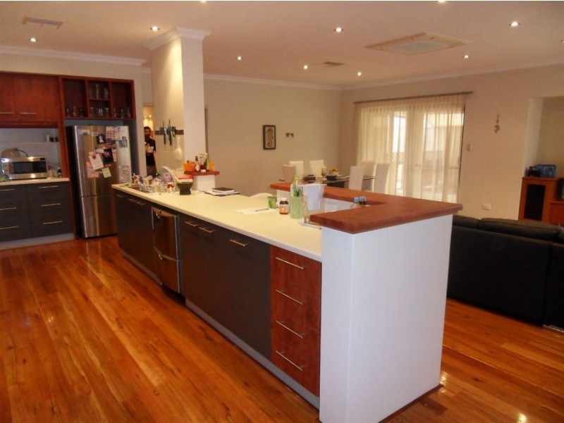 7 Emmet Parkway, Canning Vale WA 6155