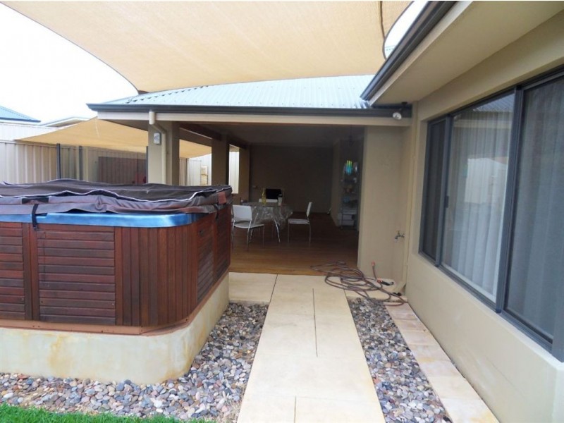 7 Emmet Parkway, Canning Vale WA 6155