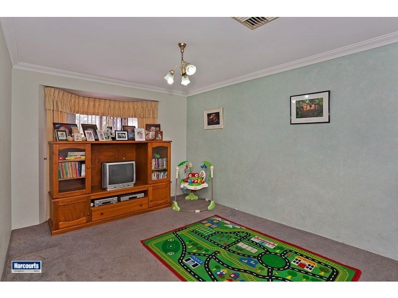 14 Barrul Place, Thornlie WA 6108