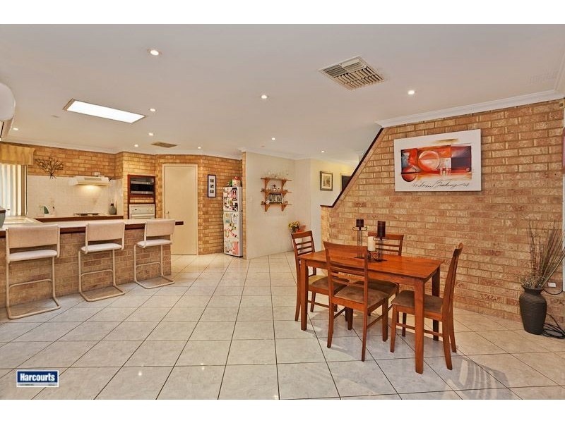 14 Barrul Place, Thornlie WA 6108