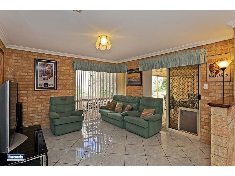 14 Barrul Place, Thornlie WA 6108