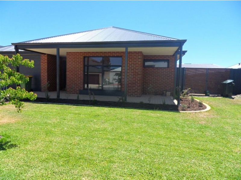 36 Drummond Gardens, Helena Valley WA 6056