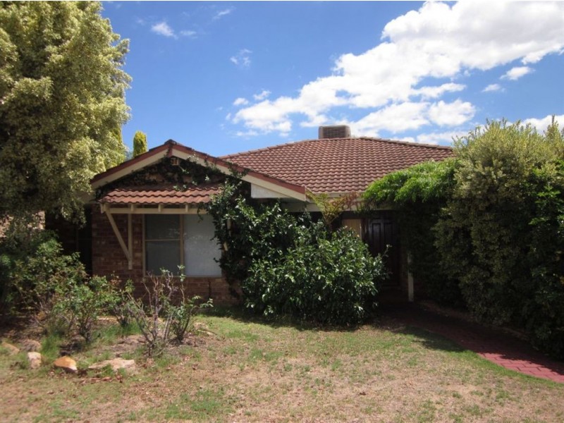 4 Fern Place, Woodvale WA 6026