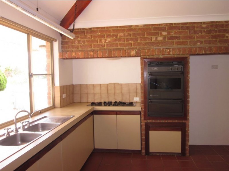 4 Fern Place, Woodvale WA 6026