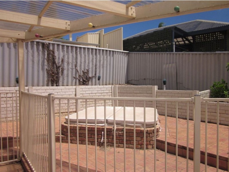 4 Fern Place, Woodvale WA 6026