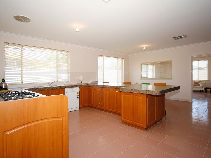 227 Warton Road, Thornlie WA 6108