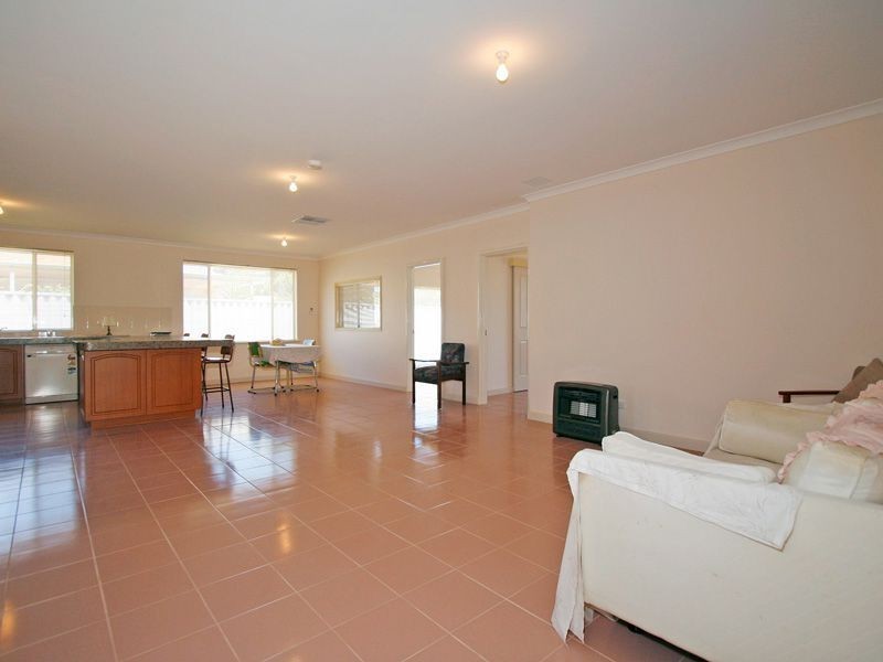227 Warton Road, Thornlie WA 6108