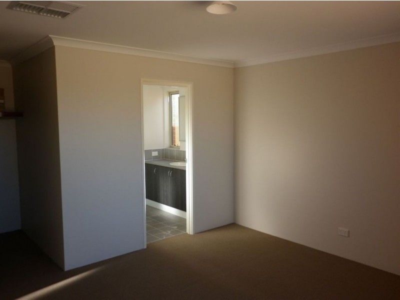 58 Riva Entrance, Piara Waters WA 6112