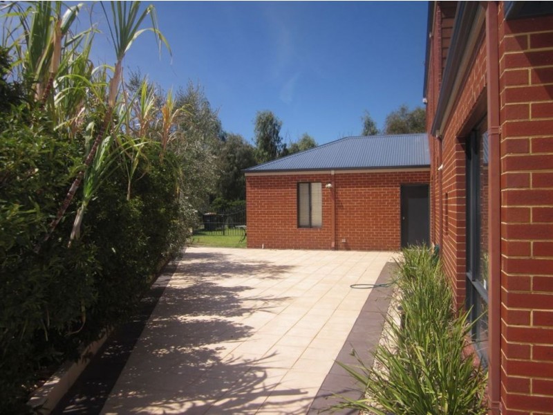 63 Waterperry Drive, Canning Vale WA 6155