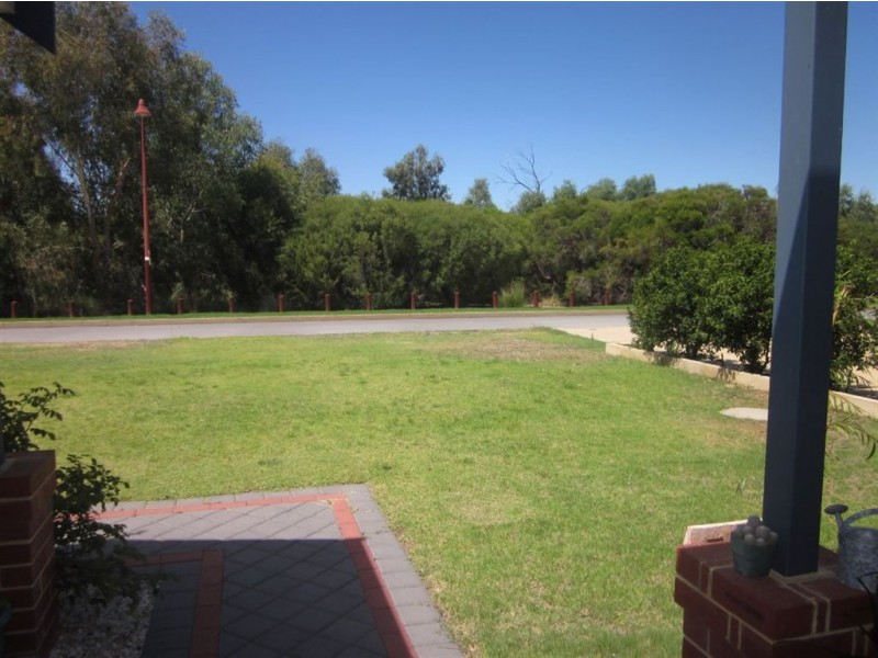 63 Waterperry Drive, Canning Vale WA 6155