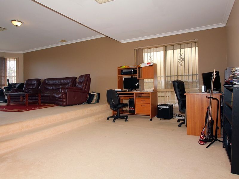 62 Merrifield Cir, Leeming WA 6149