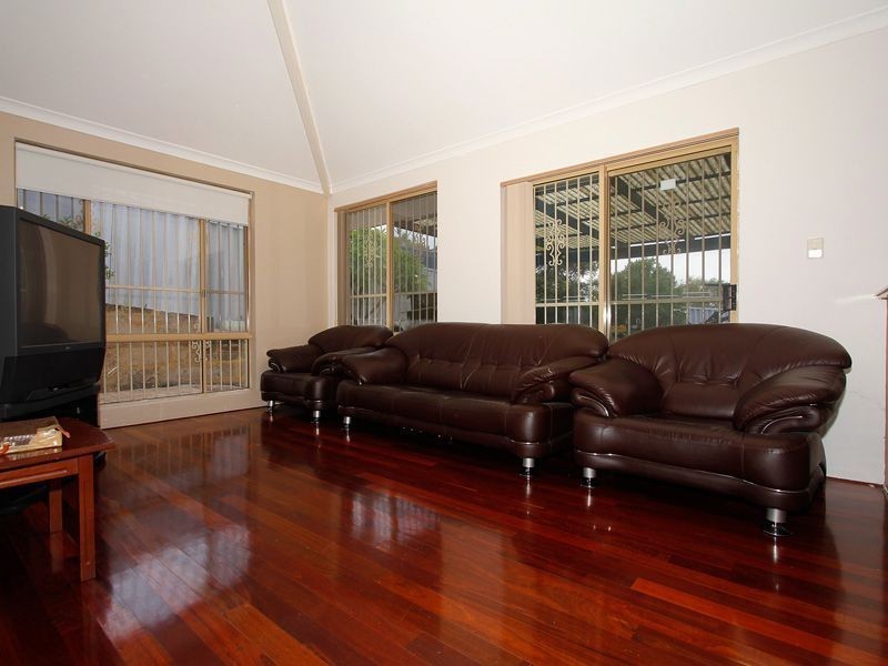 62 Merrifield Cir, Leeming WA 6149