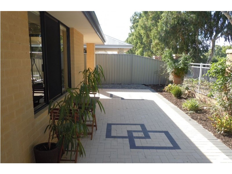 11 Gilman Court, Piara Waters WA 6112