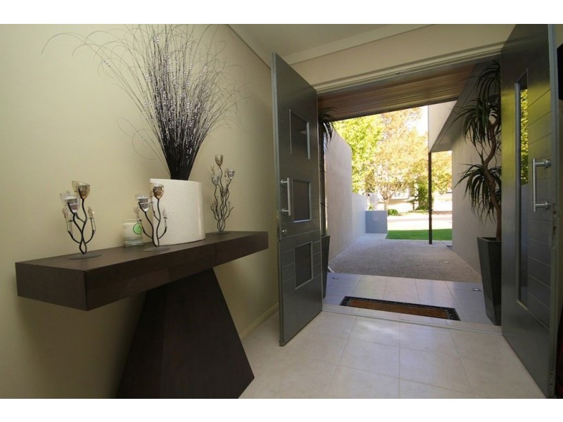 6B Tweeddale Road, Applecross WA 6153