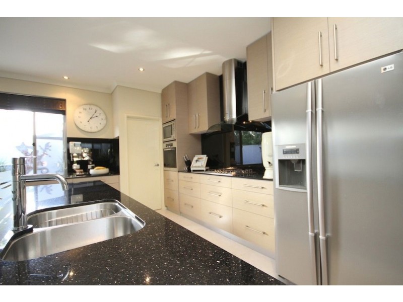 6B Tweeddale Road, Applecross WA 6153